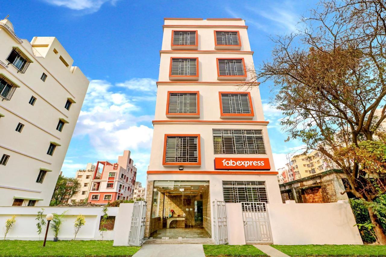 Fabexpress Step Inn - Nr Biswa Bangla Gate Calcutá Exterior foto